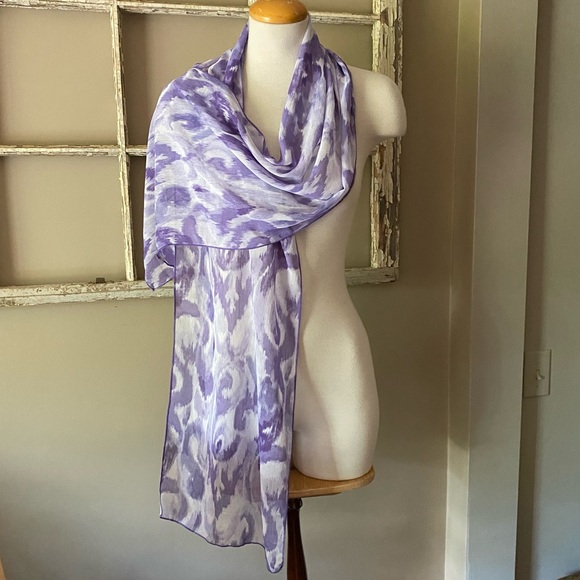 🌂Beautiful purple and white scarf - Picture 2 of 4